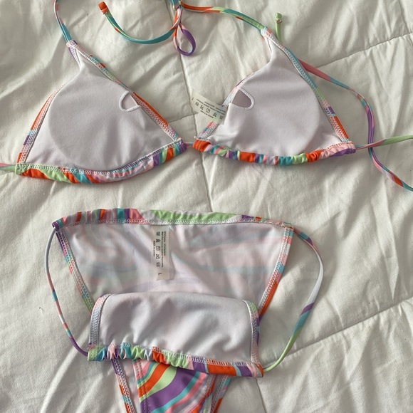 bikini - Picture 2 of 2